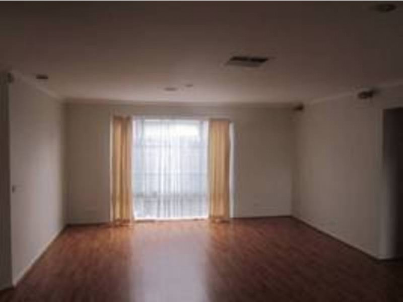 4 Alberton Avenue, Roxburgh Park VIC 3064