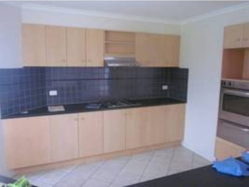 4 Alberton Avenue, Roxburgh Park VIC 3064