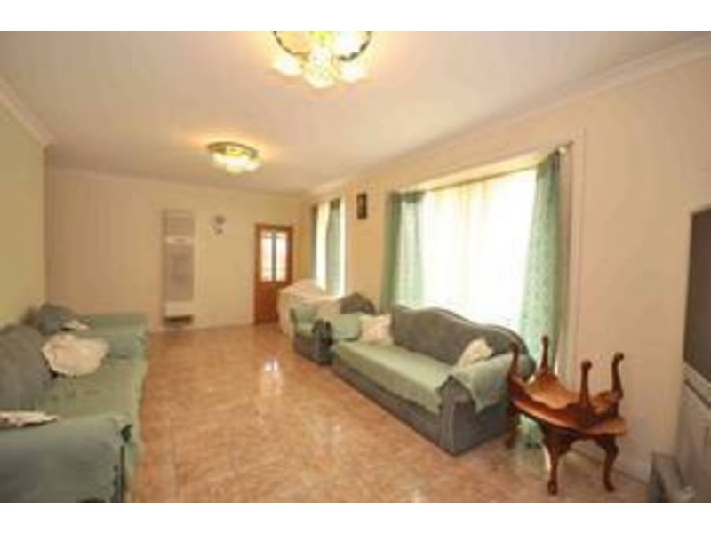 15 Peppermint Grove, Meadow Heights VIC 3048