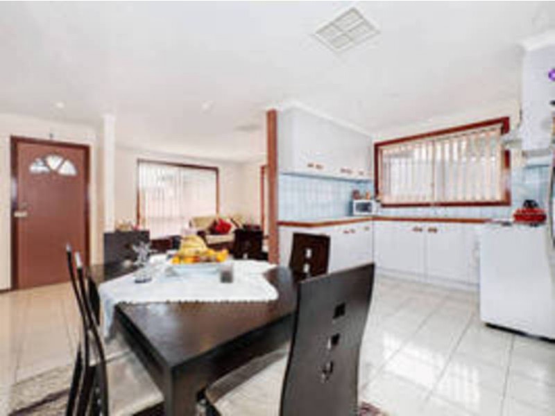 2/16 Brodie Court, Meadow Heights VIC 3048