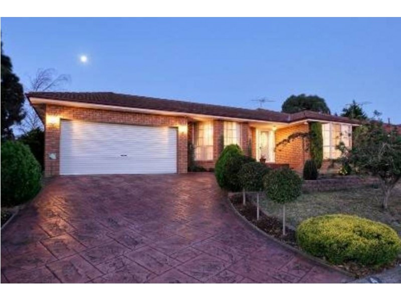 4 Weir Court, Roxburgh Park VIC 3064