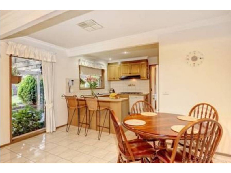 4 Weir Court, Roxburgh Park VIC 3064