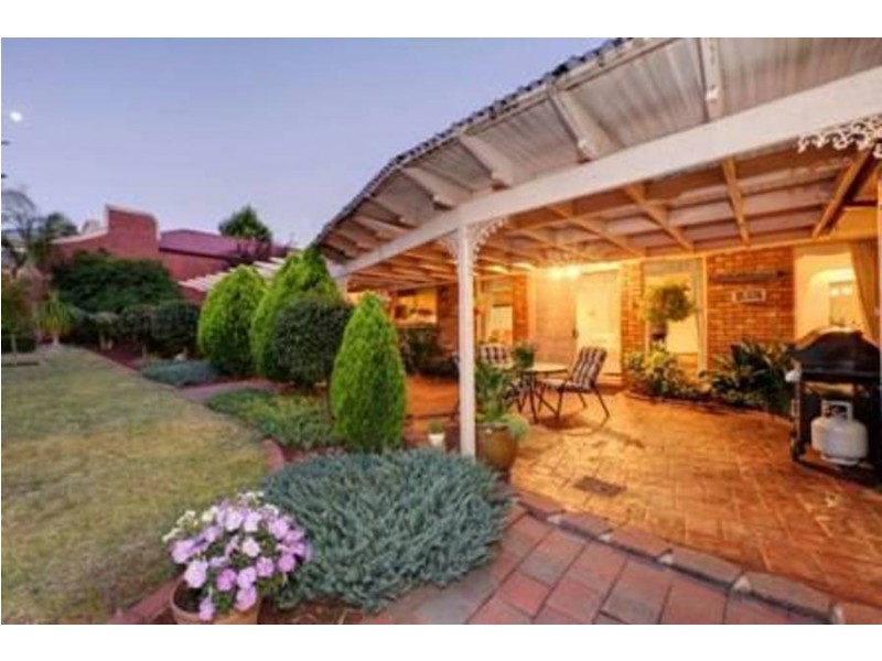 4 Weir Court, Roxburgh Park VIC 3064