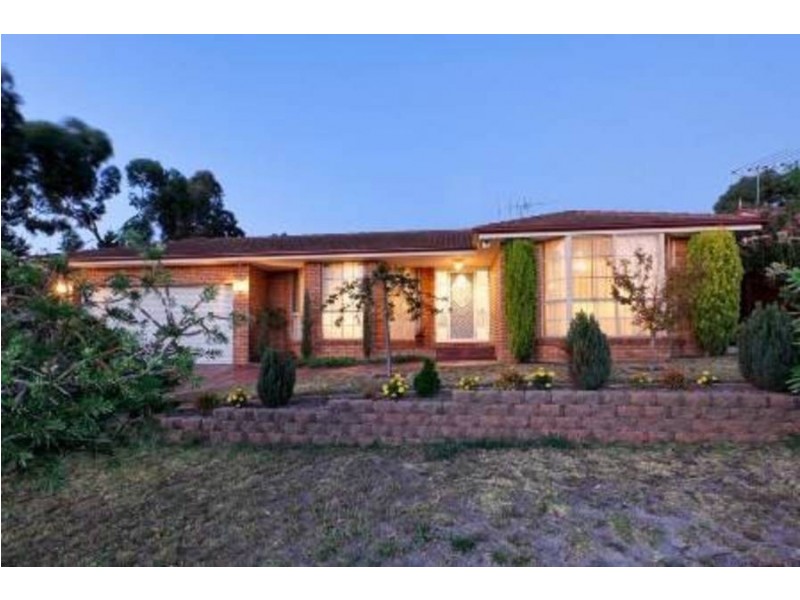 4 Weir Court, Roxburgh Park VIC 3064