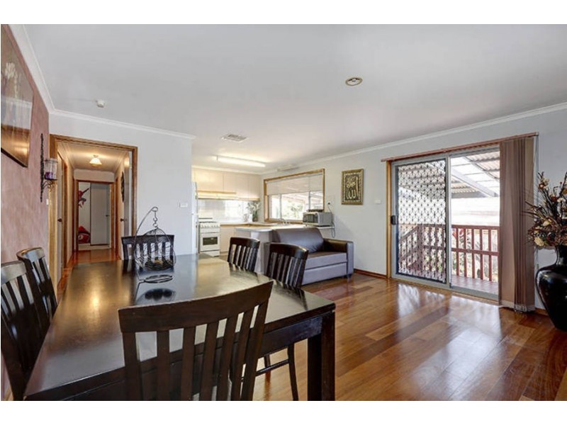 8 Bullrush Court, Meadow Heights VIC 3048