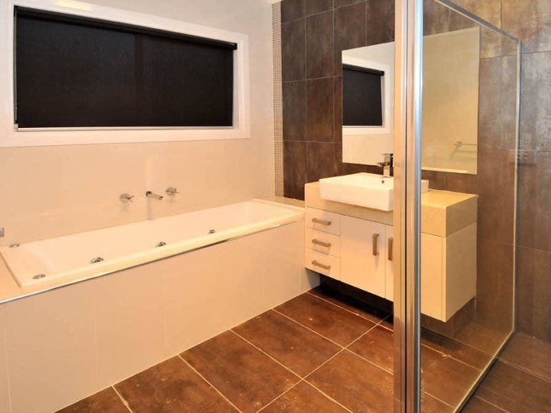 32 Beechworth Avenue, Greenvale VIC 3059