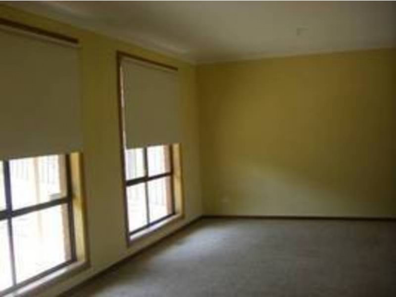 2/51 Rokewood Crescent, Meadow Heights VIC 3048