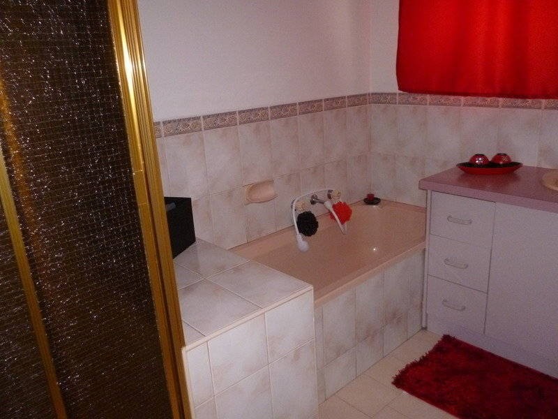 6 Johnson Bowl, Meadow Heights VIC 3048