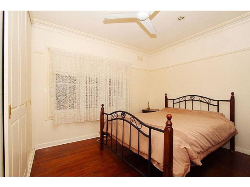 11 Dwyer Avenue, Reservoir VIC 3073