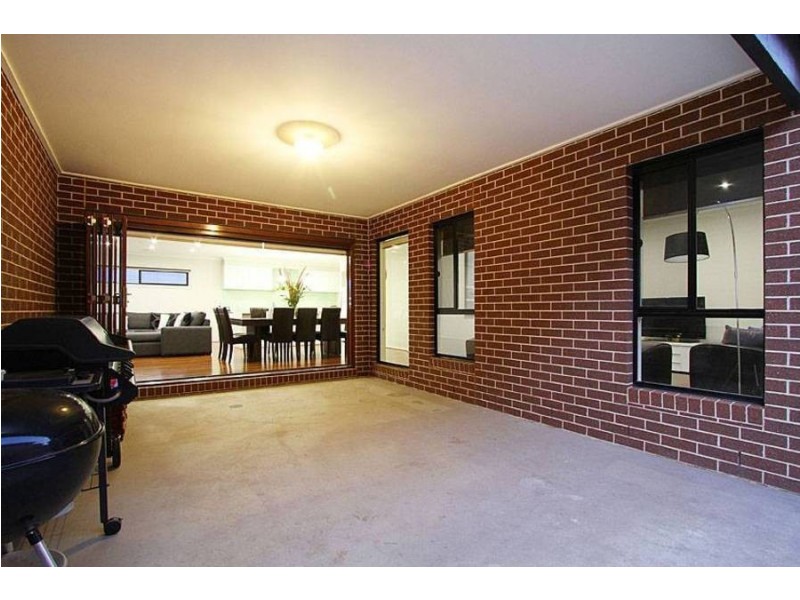 20 Moffat Drive, Lalor VIC 3075