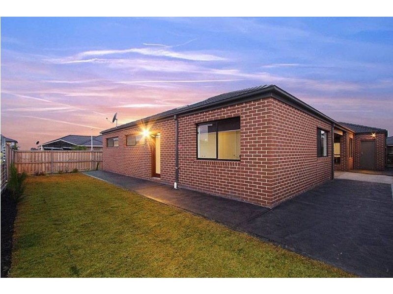 20 Moffat Drive, Lalor VIC 3075