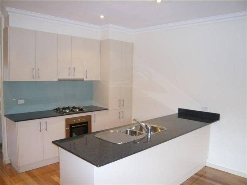 2/8  Farringdon Street, Pascoe Vale VIC 3044