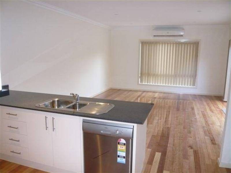 2/8  Farringdon Street, Pascoe Vale VIC 3044