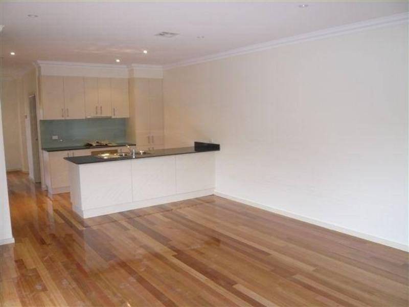 2/8  Farringdon Street, Pascoe Vale VIC 3044