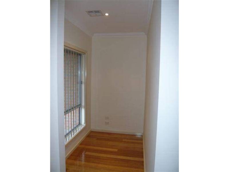 2/8  Farringdon Street, Pascoe Vale VIC 3044