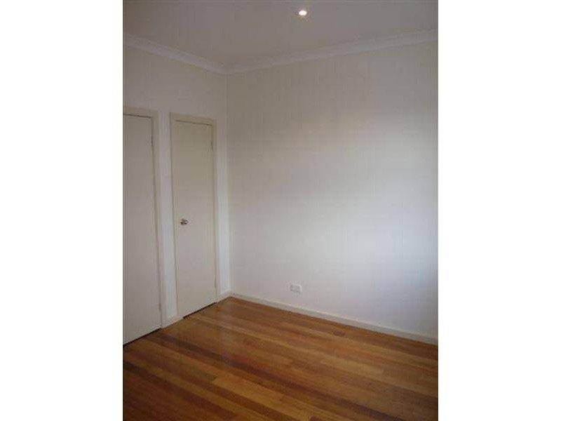 2/8  Farringdon Street, Pascoe Vale VIC 3044