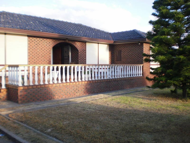 24 Regent Street, Hadfield VIC 3046