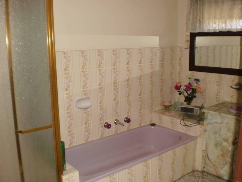 24 Regent Street, Hadfield VIC 3046