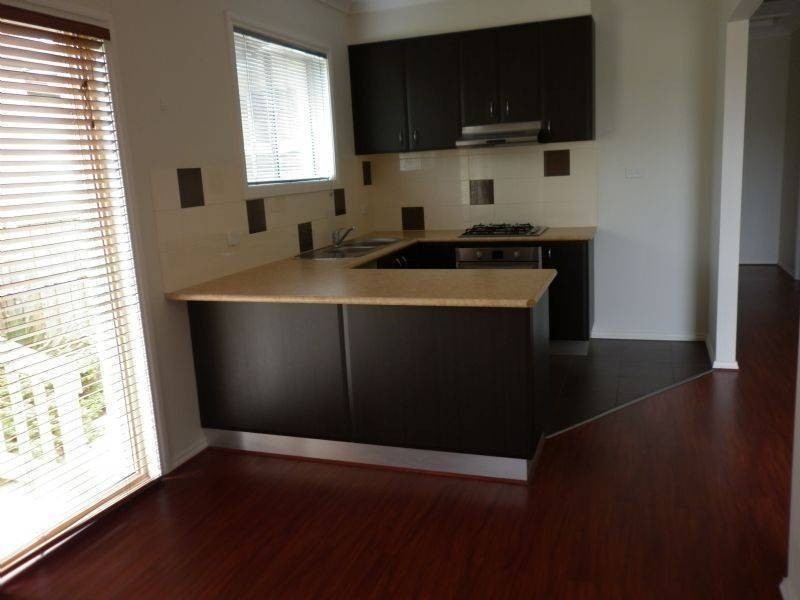 1/10 Faye Street, Reservoir VIC 3073