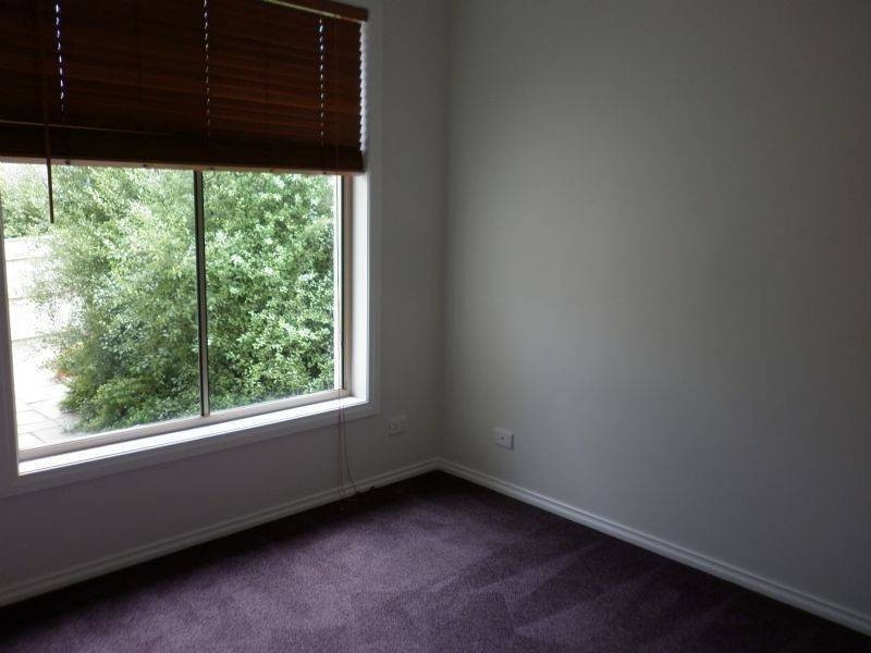 1/10 Faye Street, Reservoir VIC 3073