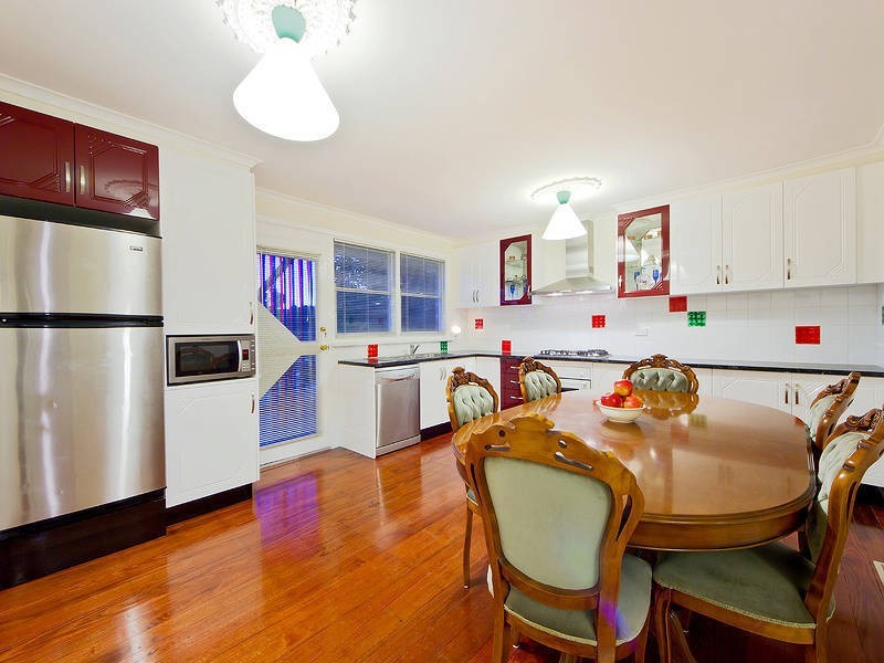 26 Valley Crescent, Glenroy VIC 3046