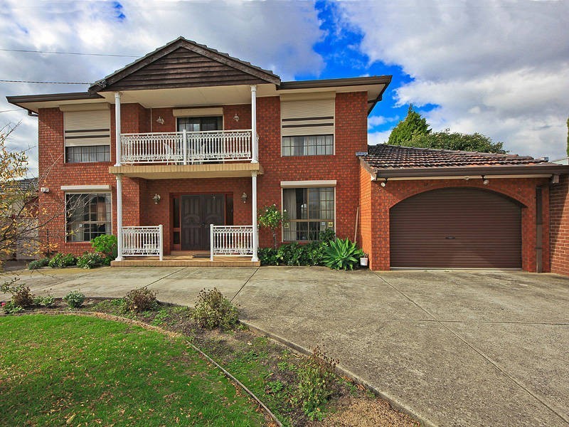 8 Claremont Crescent, Reservoir VIC 3073