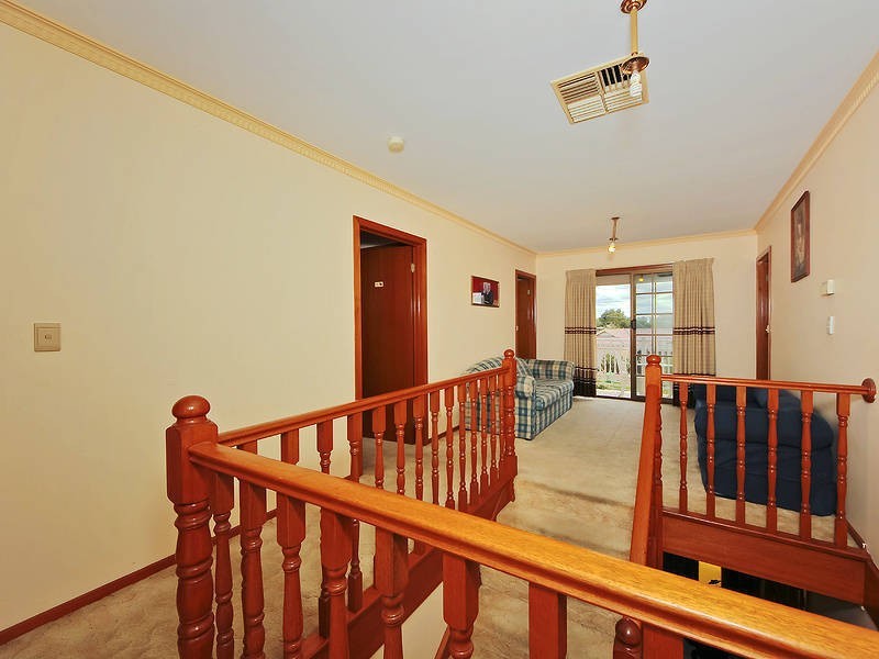 8 Claremont Crescent, Reservoir VIC 3073