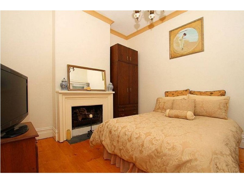 14 Livingstone Parade, Preston VIC 3072