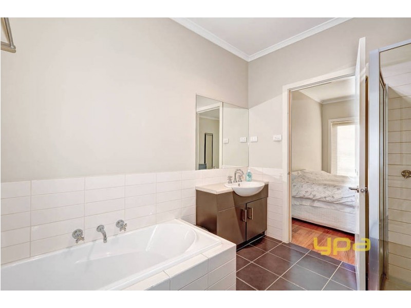 4/10 Lyonsville Avenue, Preston VIC 3072