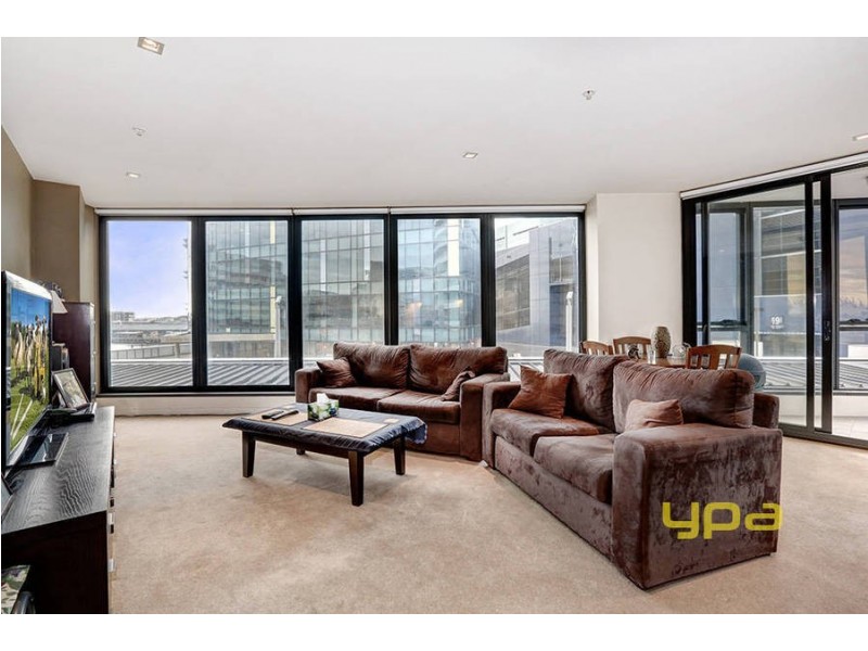 512/100 Harbour Esplanade, Docklands VIC 3008