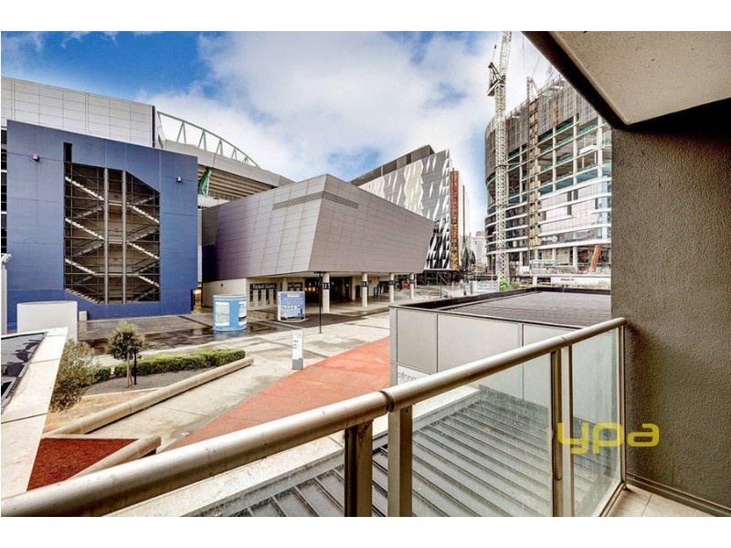 512/100 Harbour Esplanade, Docklands VIC 3008