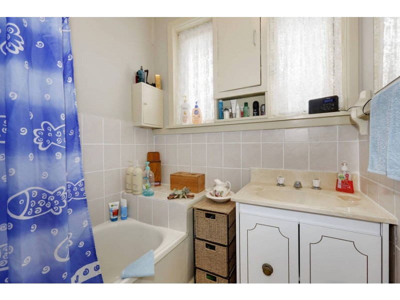 1/25 Acheron Avenue, Reservoir VIC 3073