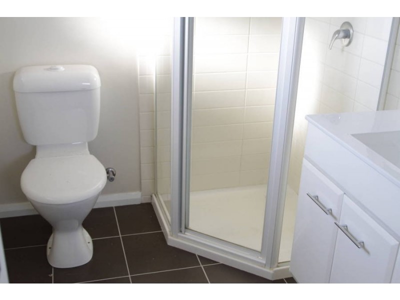 2/7 Leigh Court, Dallas VIC 3047