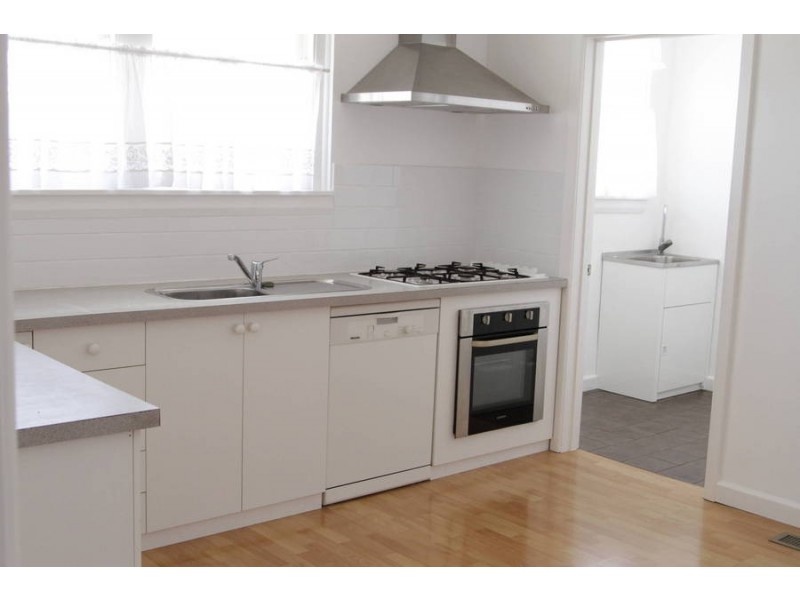 17 Moore Crescent, Reservoir VIC 3073