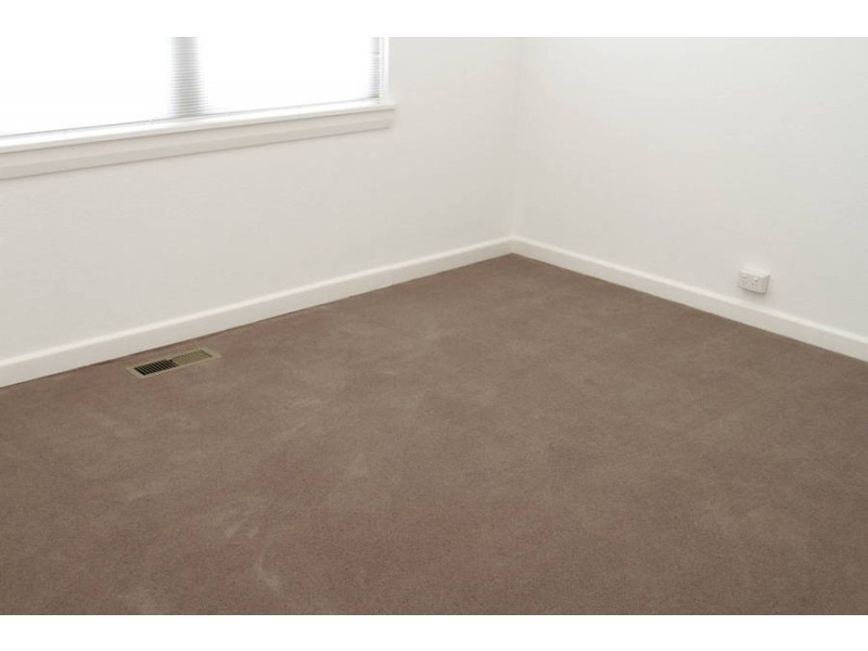 17 Moore Crescent, Reservoir VIC 3073