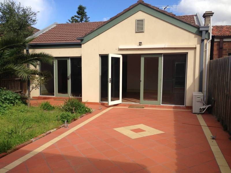 14 Livingstone Parade, Preston VIC 3072