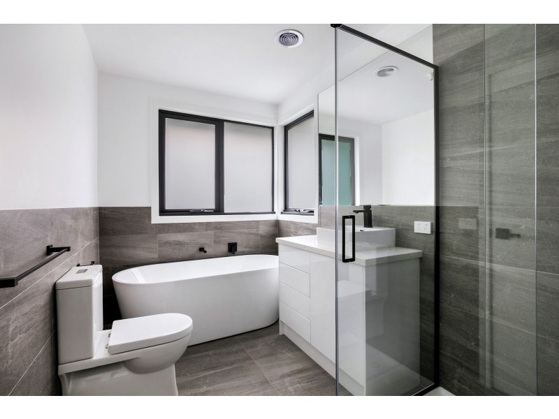 2/12 Kangerong Avenue, Dromana VIC 3936