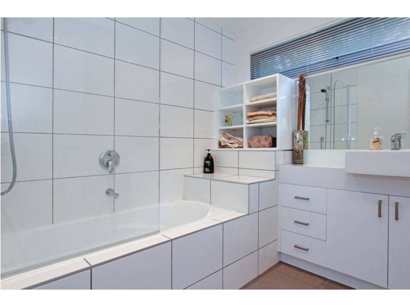 66 Weeroona Street, Rye VIC 3941