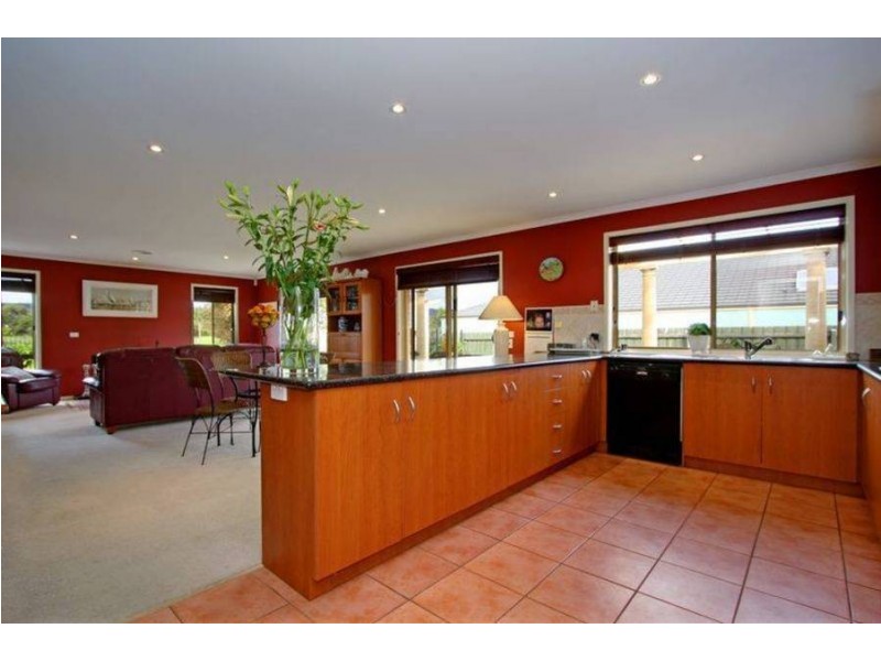 61 Country Club Drive, Safety Beach VIC 3936