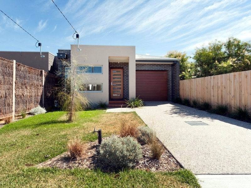 18 Capel Avenue, Rosebud VIC 3939