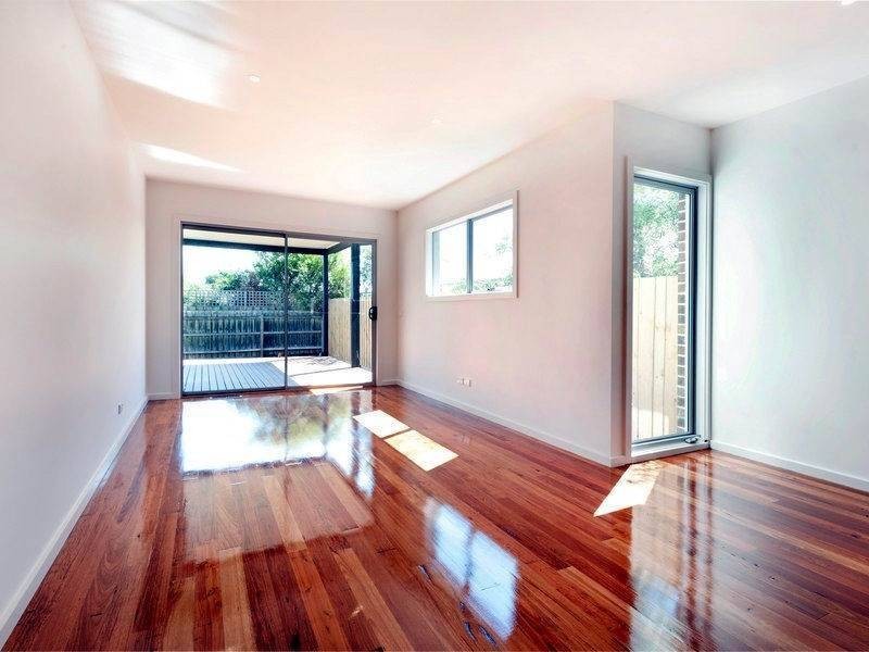 18 Capel Avenue, Rosebud VIC 3939