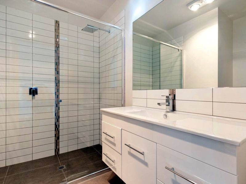 18 Capel Avenue, Rosebud VIC 3939