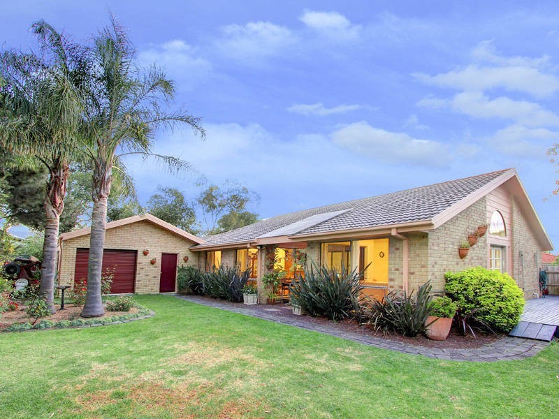 4 Golf Course Circle, Safety Beach VIC 3936