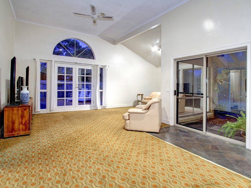 4 Golf Course Circle, Safety Beach VIC 3936