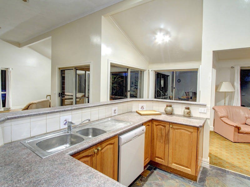 4 Golf Course Circle, Safety Beach VIC 3936