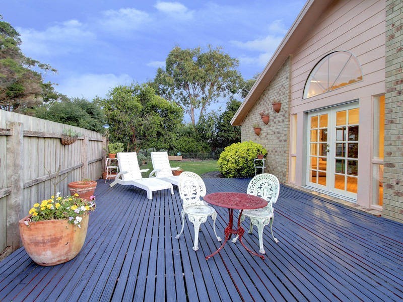 4 Golf Course Circle, Safety Beach VIC 3936