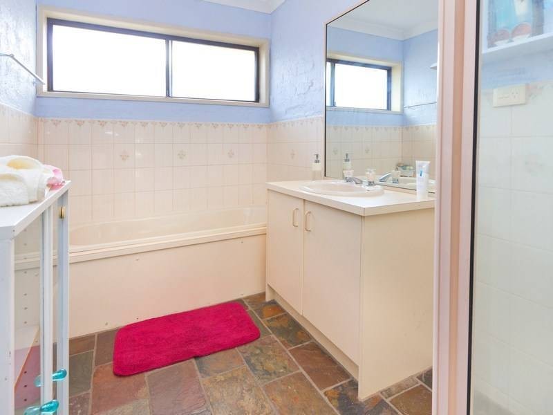 19 Carrathool Avenue, Rosebud VIC 3939