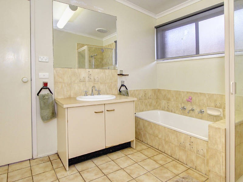 2/115 Austin Avenue, Mccrae VIC 3938