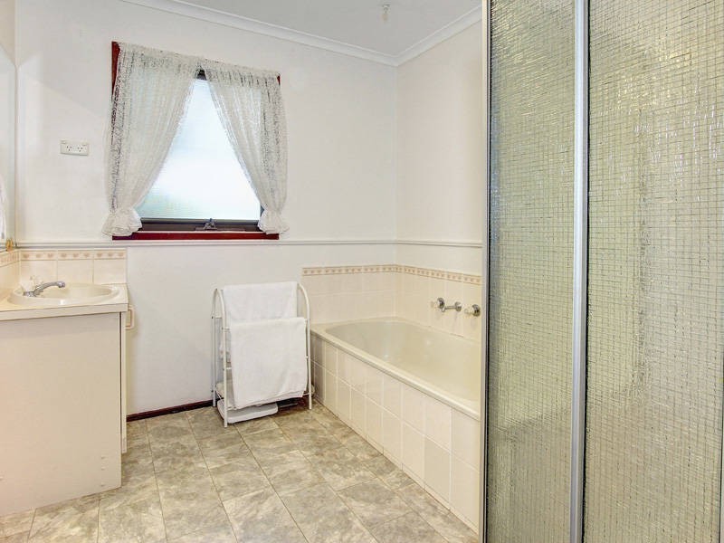 63 Sunningdale Road, Rosebud VIC 3939