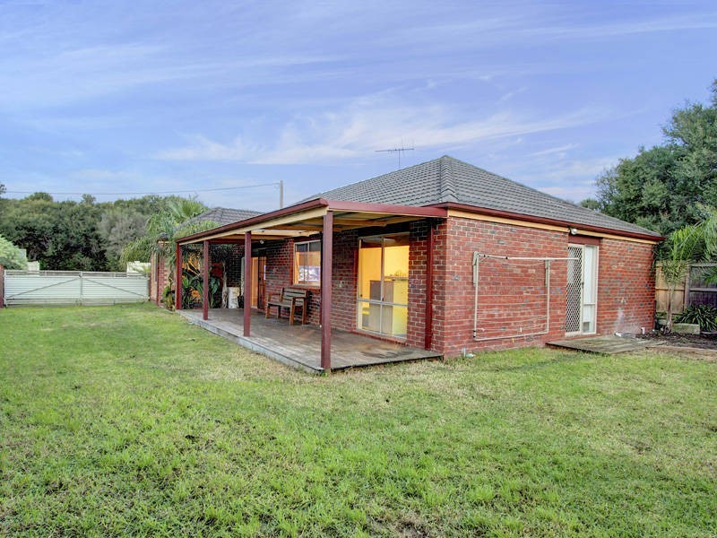 4 Carboor Street, Tootgarook VIC 3941